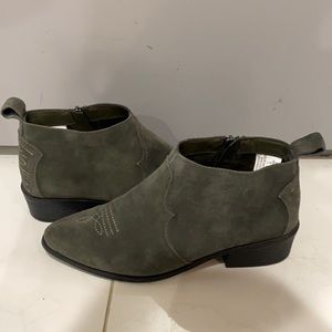 American Eagle Suede Ankle Booties size 9